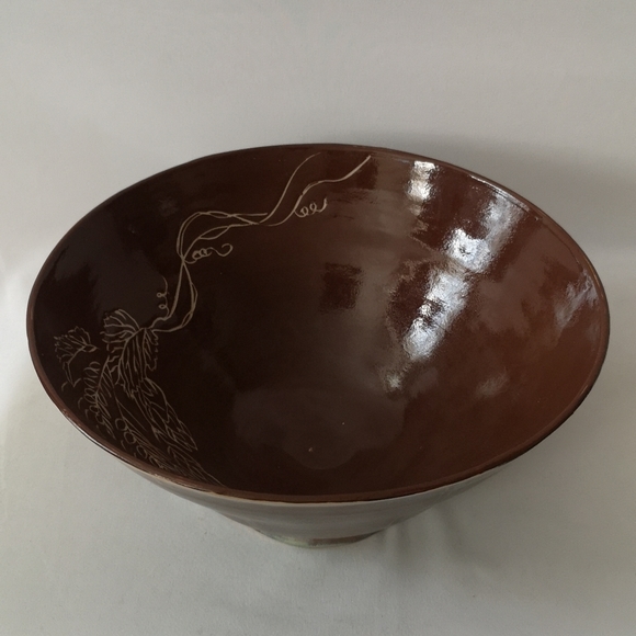 Elegant Brown Ceramic Bowl - Picture 2 of 6